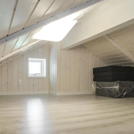 3 Bedroom In V *