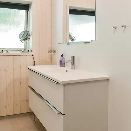 3 Bedroom In V エスビャール